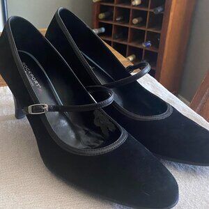 Beautiful black suede Mary Jane pumps by Rockport size 7m